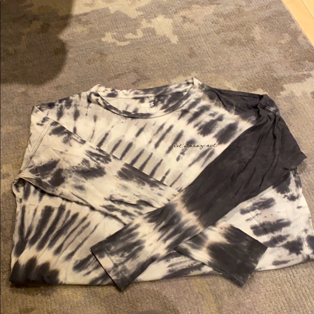 VS PINK Cropped Long Sleeve